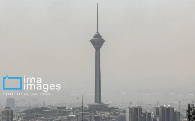 هشدار سطح نارنجی گرد و غبار در تهران؛ تأکید بر مراقبت بهداشتی گروه‌های آسیب‌پذیر