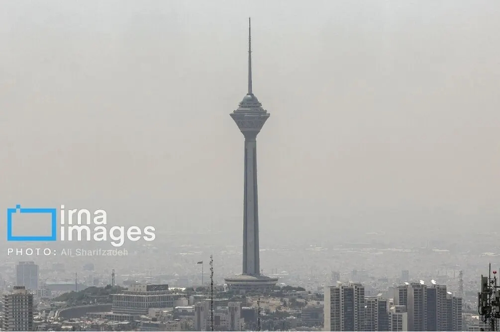 هشدار سطح نارنجی گرد و غبار در تهران؛ تأکید بر مراقبت بهداشتی گروه‌های آسیب‌پذیر