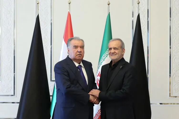 پزشکیان: امروز به برکت خون رهبر شهید، ملت ایران منسجم‌تر و یکپارچه‌تر شده است