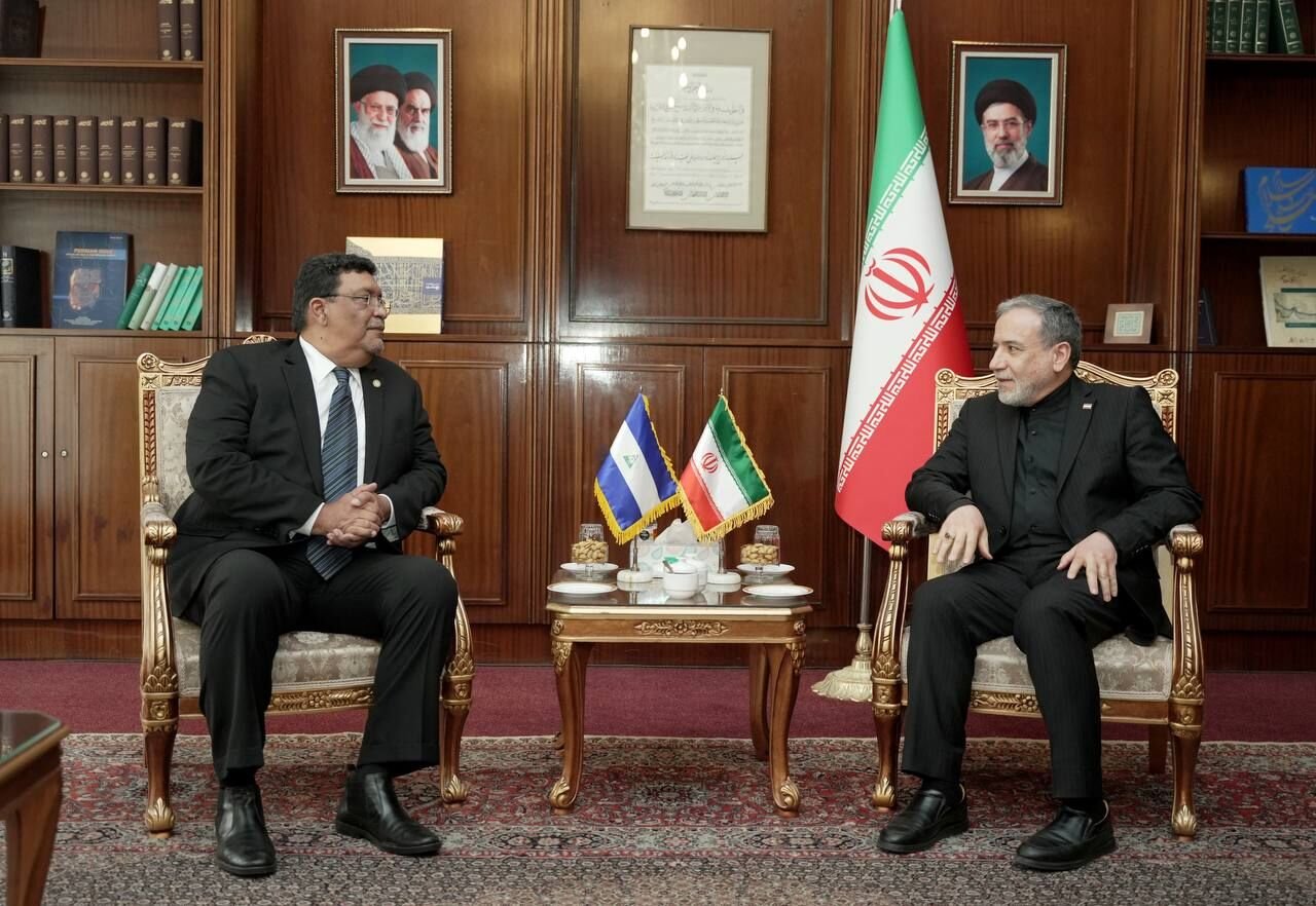 تجلیل نیکاراگوئه از ایستادگی ایران و تأکید عراقچی بر اقدام قاطع در برابر قانون‌شکنی آمریکا