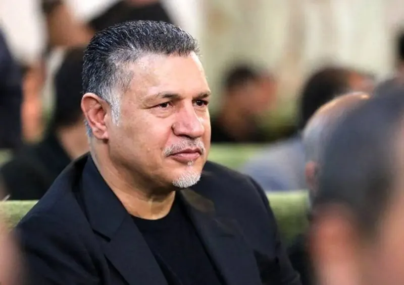 تصاویر التماس یک زن به علی دایی و ضربه عجیب به خودروی پورشه