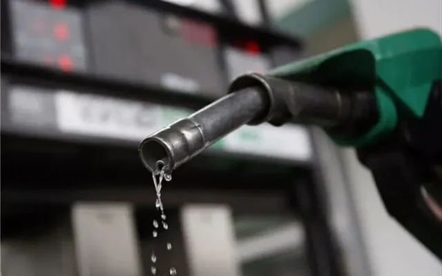 جزئیات طرح انتقال سهمیه سوخت به کارت بانکی؛ سرنوشت سهمیه‌های ۱۵۰۰ و ۳۰۰۰ تومانی چیست؟