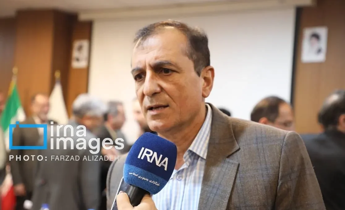 پنج تن مواد غذایی ناکیفیت از چرخه مصرف در مرز مهران خارج شد