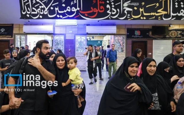 بازگشت زائران اربعین، دل‌ها در کربلا باقی ماند