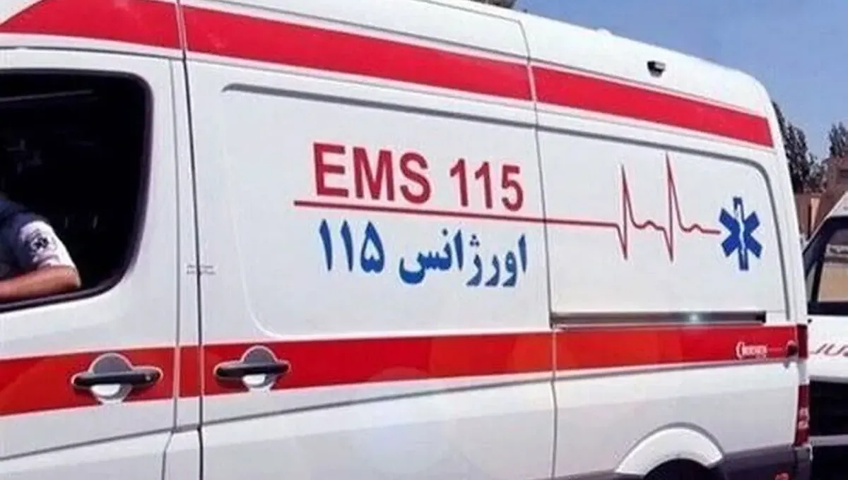 تصادف پراید با تیر چراغ برق در مشهد؛ ۶ نفر به بیمارستان منتقل شدند