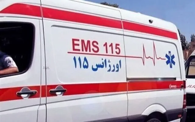 تصادف پراید با تیر چراغ برق در مشهد؛ ۶ نفر به بیمارستان منتقل شدند