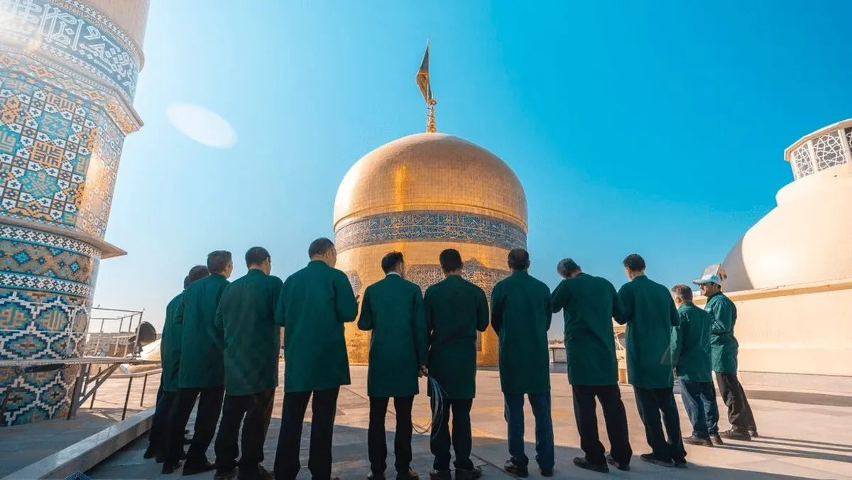 حرم امام رضا(ع) خود را برای جشن میلاد پیامبر(ص) آماده می‌کند