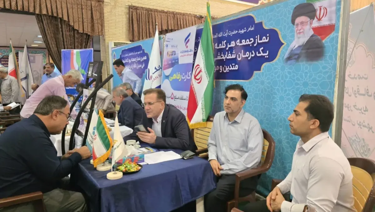 ردمی | برپایی میز ارتباطات مردمی هفته دولت در شهرستان‌های ده‌گانه استان بوشهر