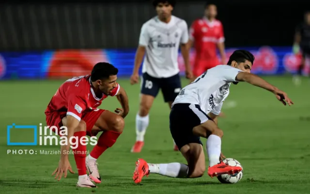 پرسپولیس مقابل ملوان | پیروزی پرسپولیس برابر ملوان در نیمه اول با اشتباه مدافع حریف و