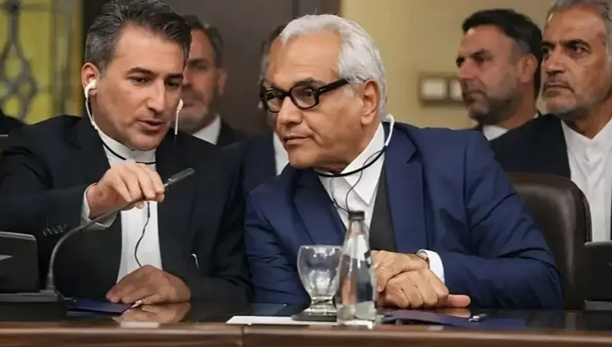 ساعت پخش و تکرار سریال مرد سه هزار چهره به کارگردانی مهران مدیری